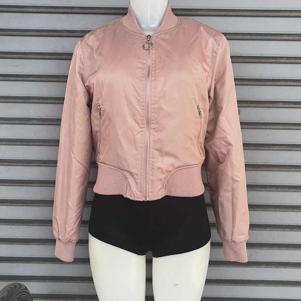 Forever 21 Blush Pink Satin Bomber Jacket O-Ring Zip Quilted Lining Medium M